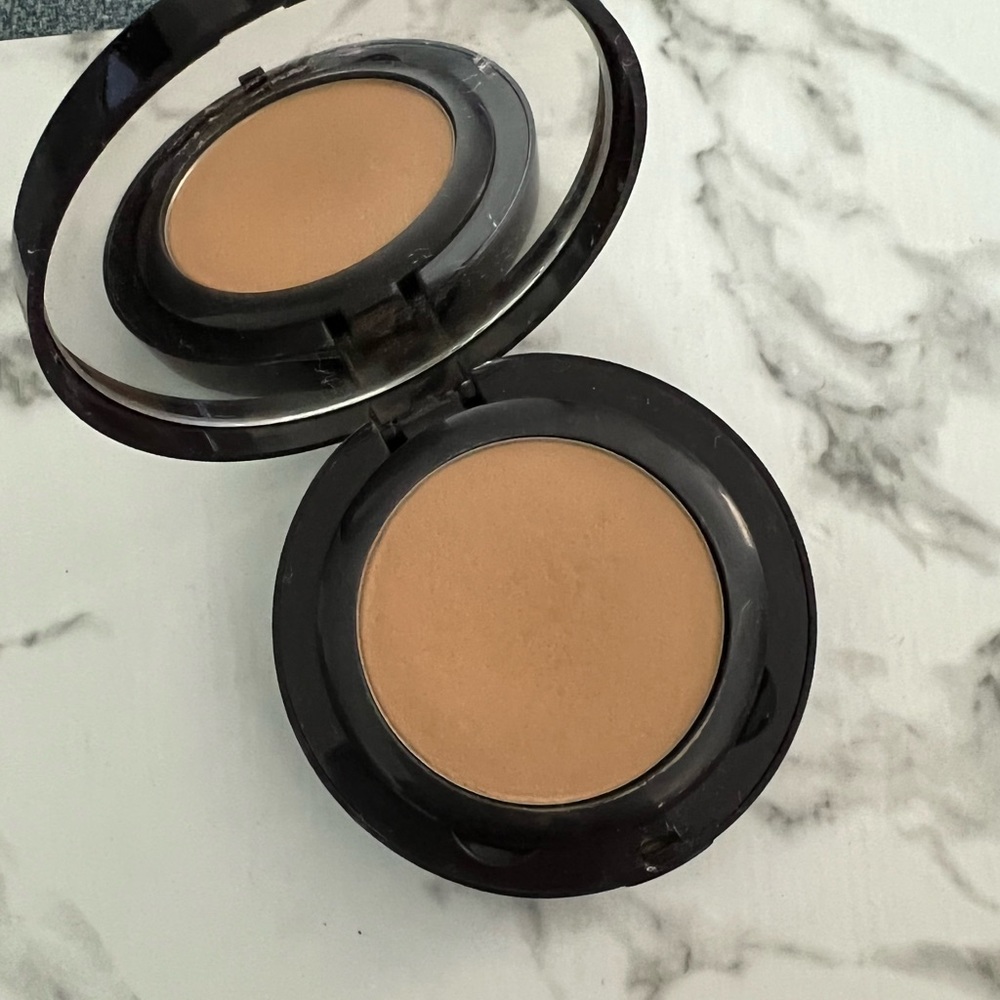 Laura Mercier Smooth Finish Foundation Powder